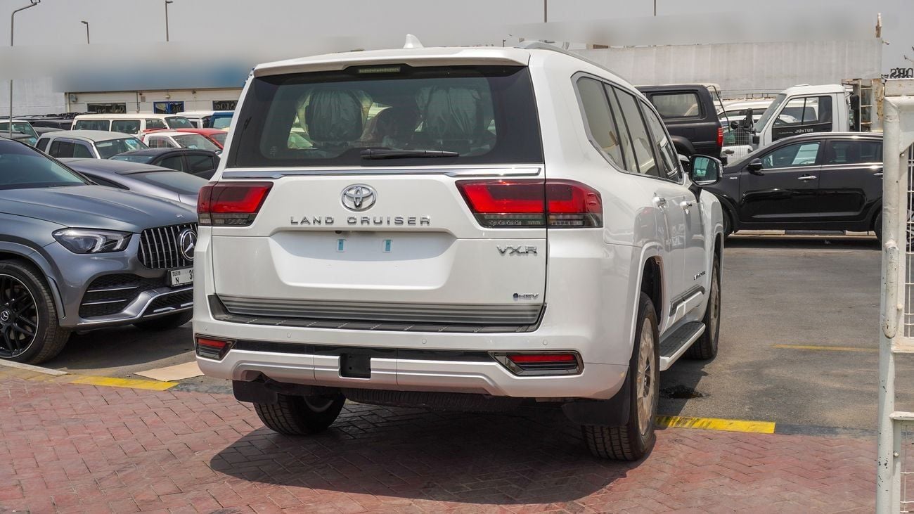Toyota Land Cruiser VXR TWIN TURBO 3.5L V6 Hybrid