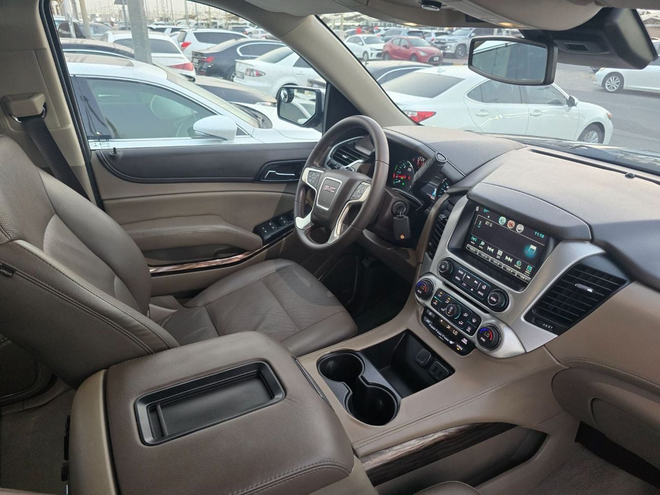 جي أم سي يوكون SLE 5.3L 4WD (8 Seater)