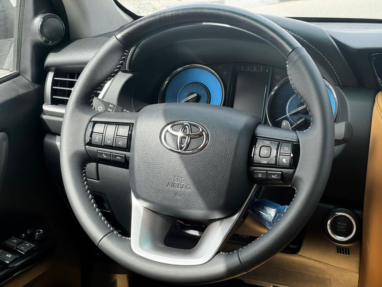 Toyota Fortuner ECTARC005 – 2026 Toyota Fortuner – 2.8L Diesel Auto – White with Tan Interior