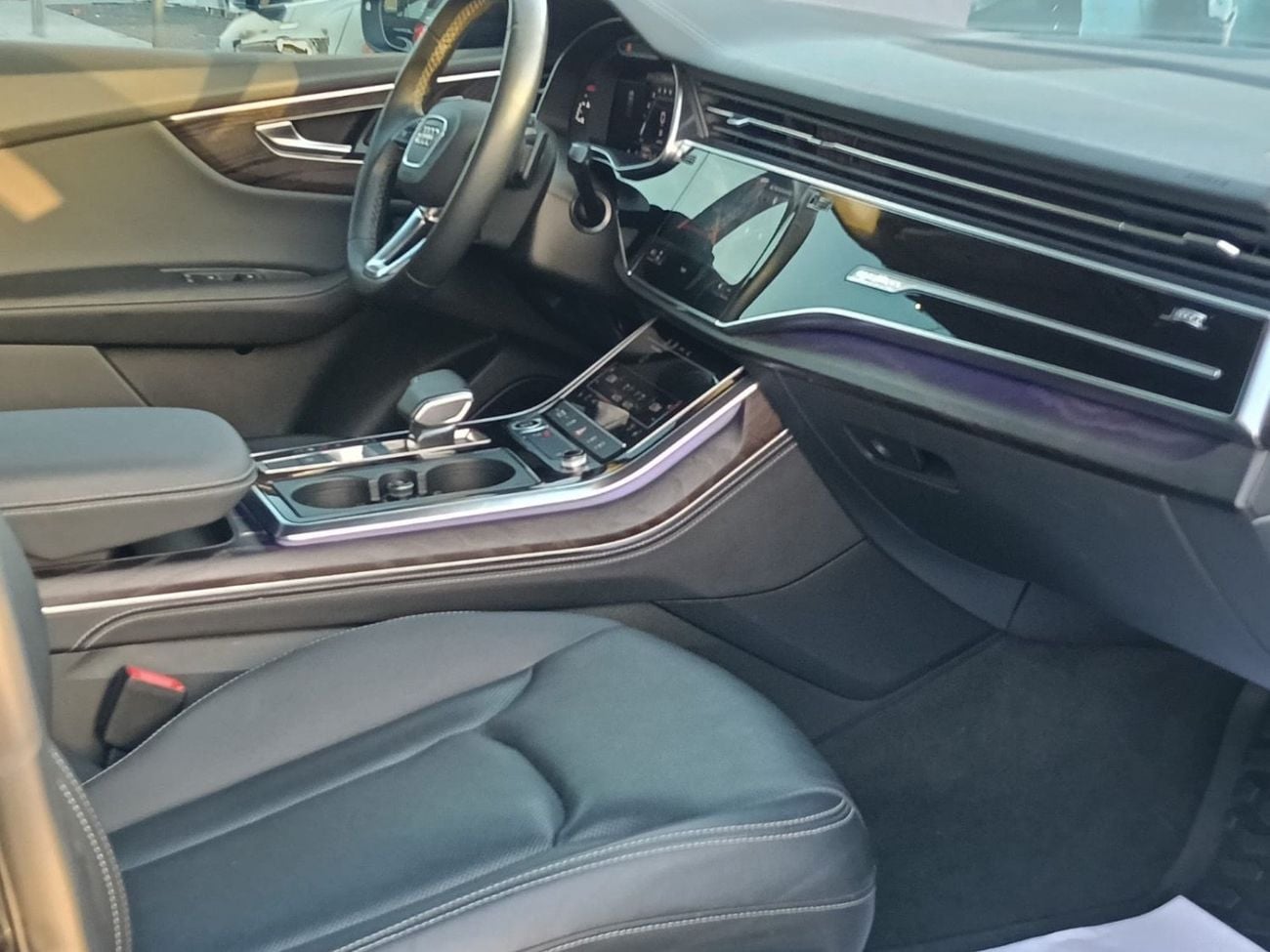 أودي Q8 55 TFSI quattro (340 HP)