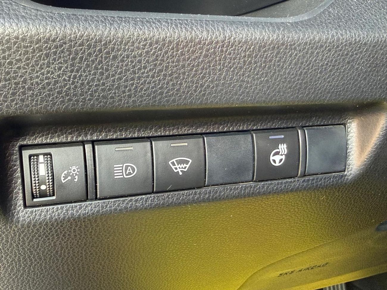 تويوتا راف ٤ XLE 2.5L