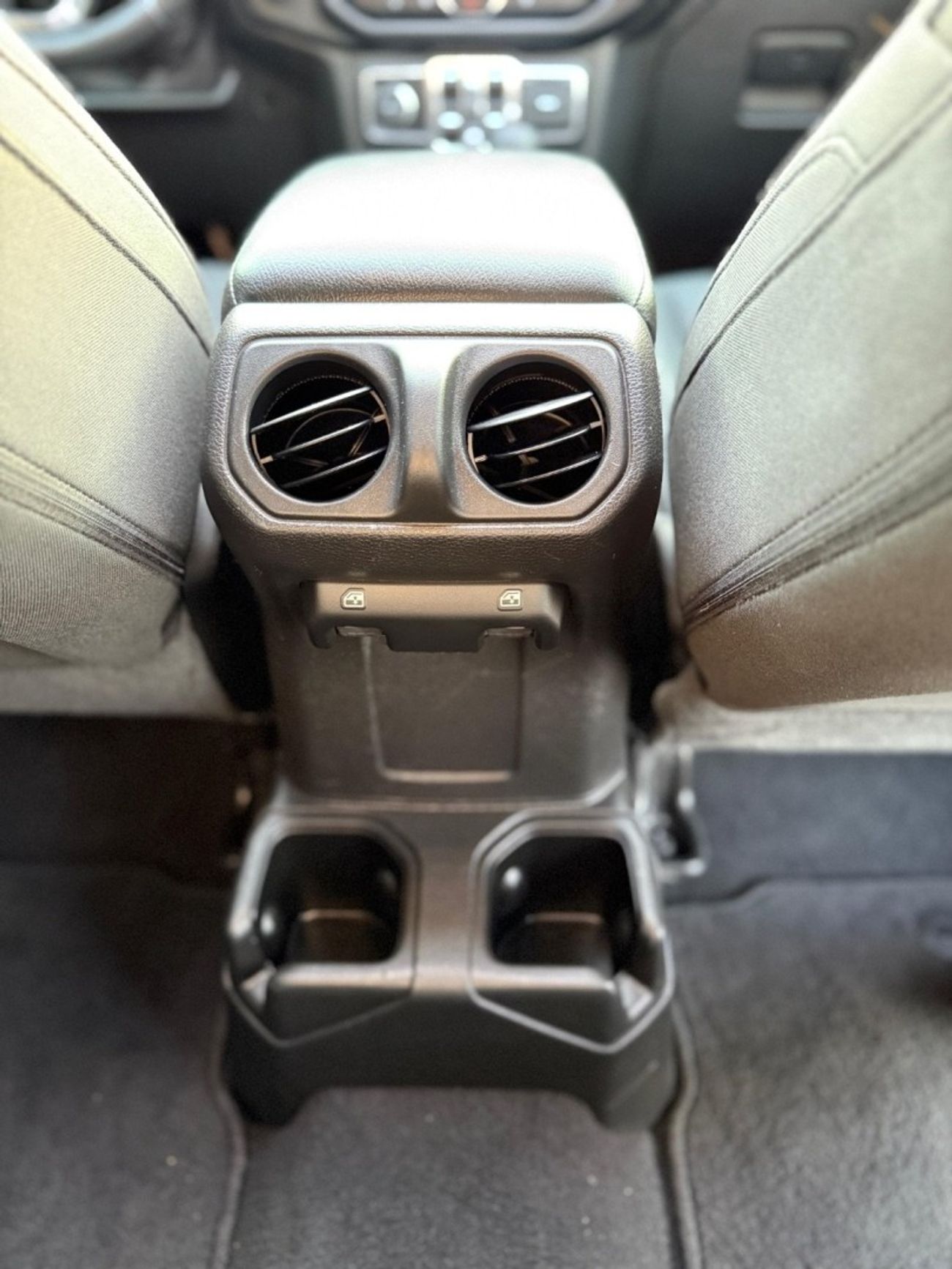 جيب رانجلر Unlimited Sport S 2.0L A/T