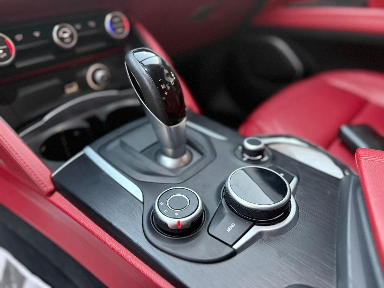 Alfa Romeo Stelvio Light Edition 2.0L