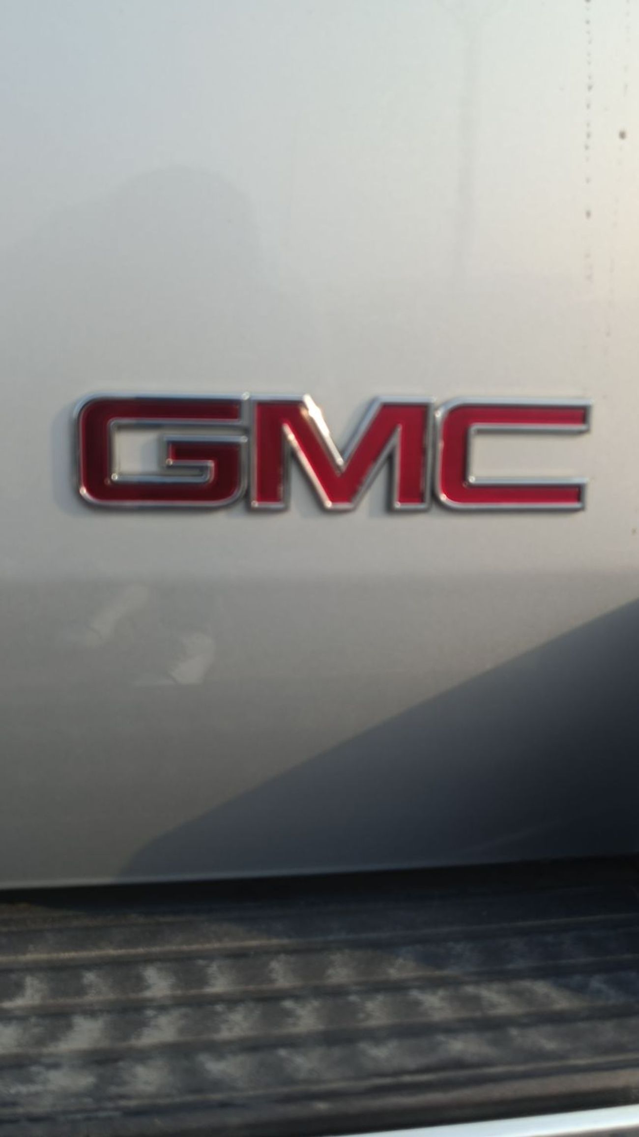 GMC Yukon SLE 5.3L 4WD (8 Seater)