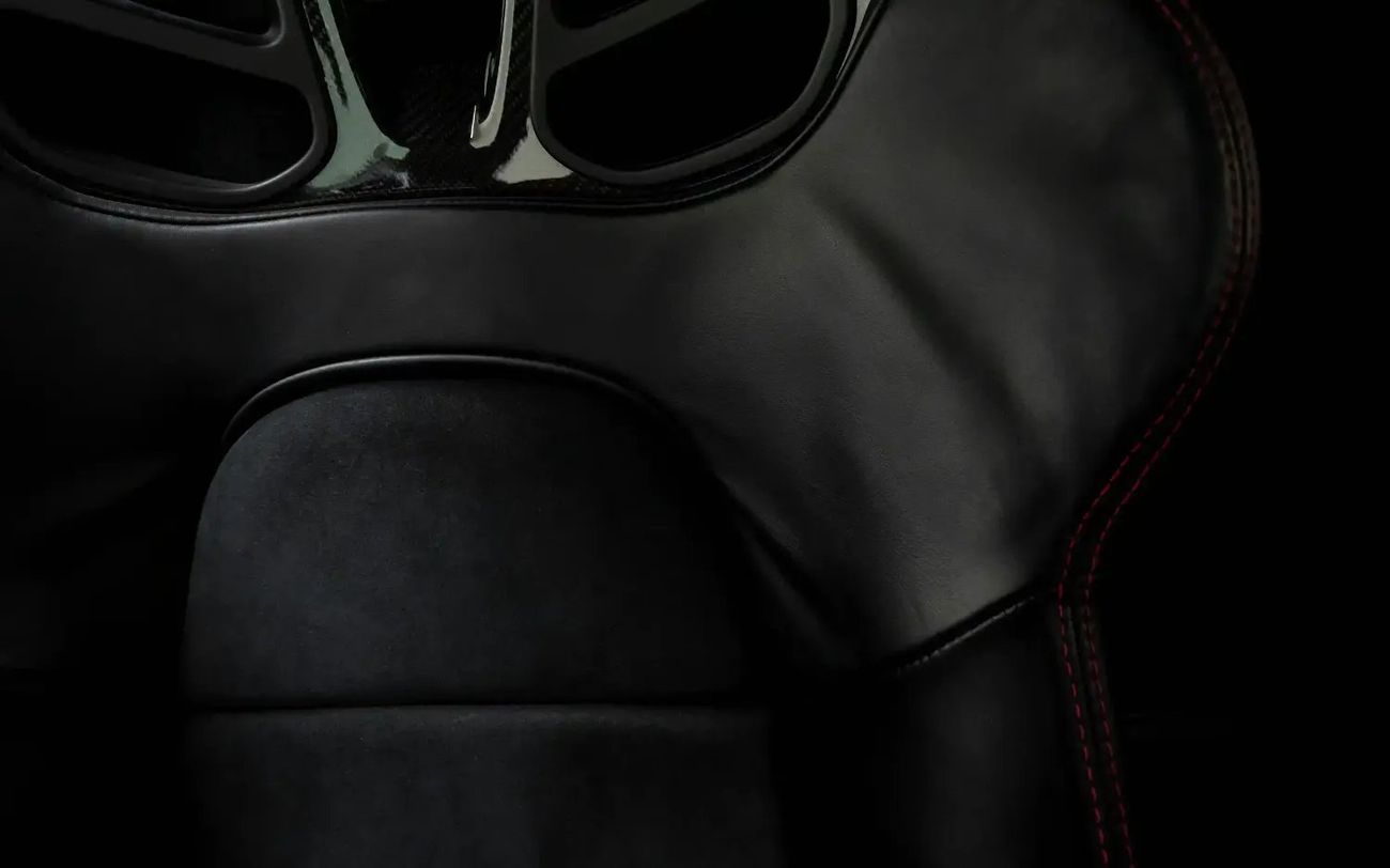 Porsche Cayman GT4 - GCC Spec