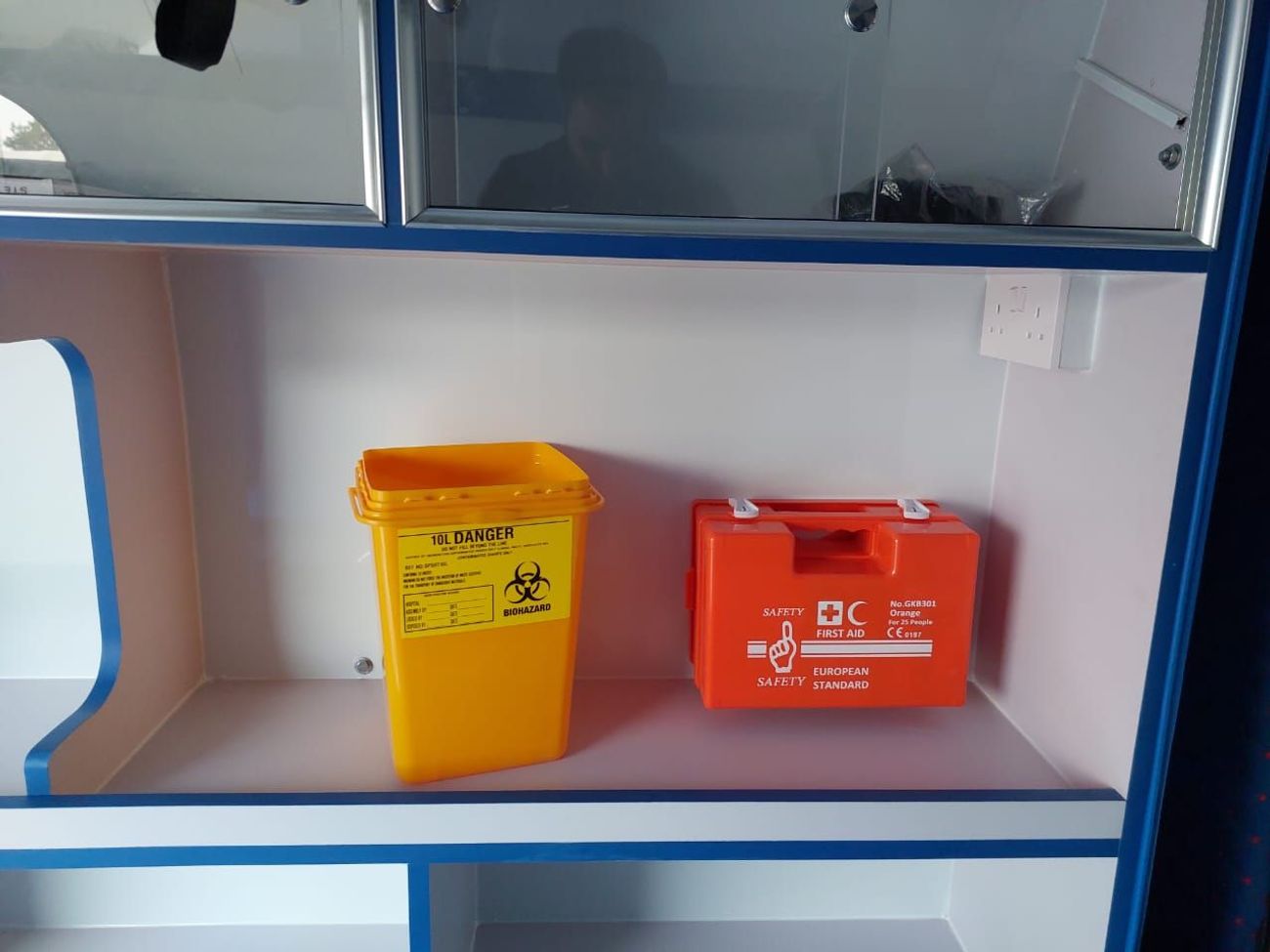 Toyota Hiace TOYOTA HIACE VAN AMBULANCE  RHD 2023 MODEL 2.8 L DIESEL AUTOMATIC(PM22474)