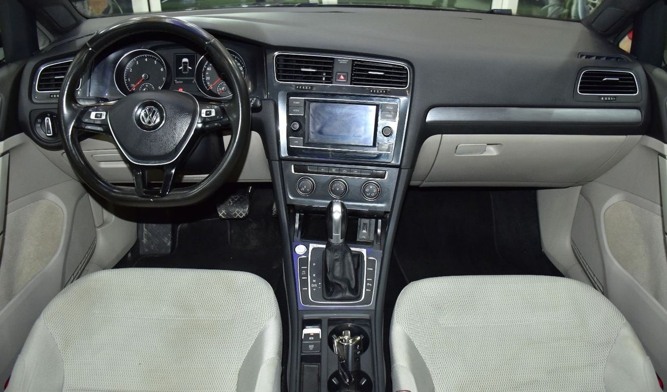 فولكس واجن جولف EXCELLENT DEAL for our Volkswagen Golf TSi ( 2018 Model ) in Grey Color GCC Specs