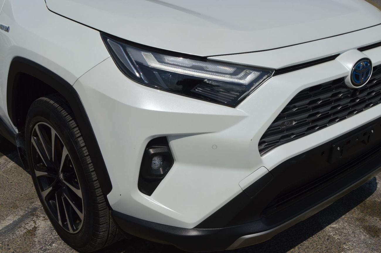 Toyota RAV4 2.5L Hybrid/ Petrol Full option