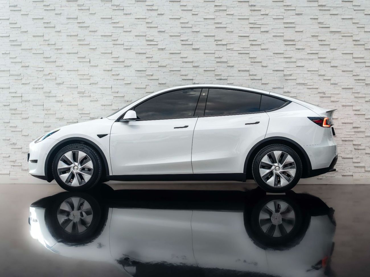 Tesla Model Y Long Range (AWD)