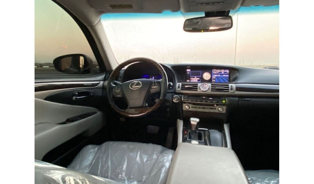 لكزس LS 460 Premier LWB 4.6L (382 HP)