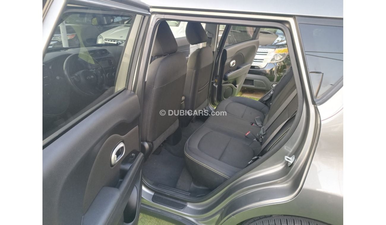 كيا سول 2000 سى سى موديل 2016 مثبت سرعة تحكم رنجات حساسات بحالة ممتازة لاتحتاج لأى مصاريف