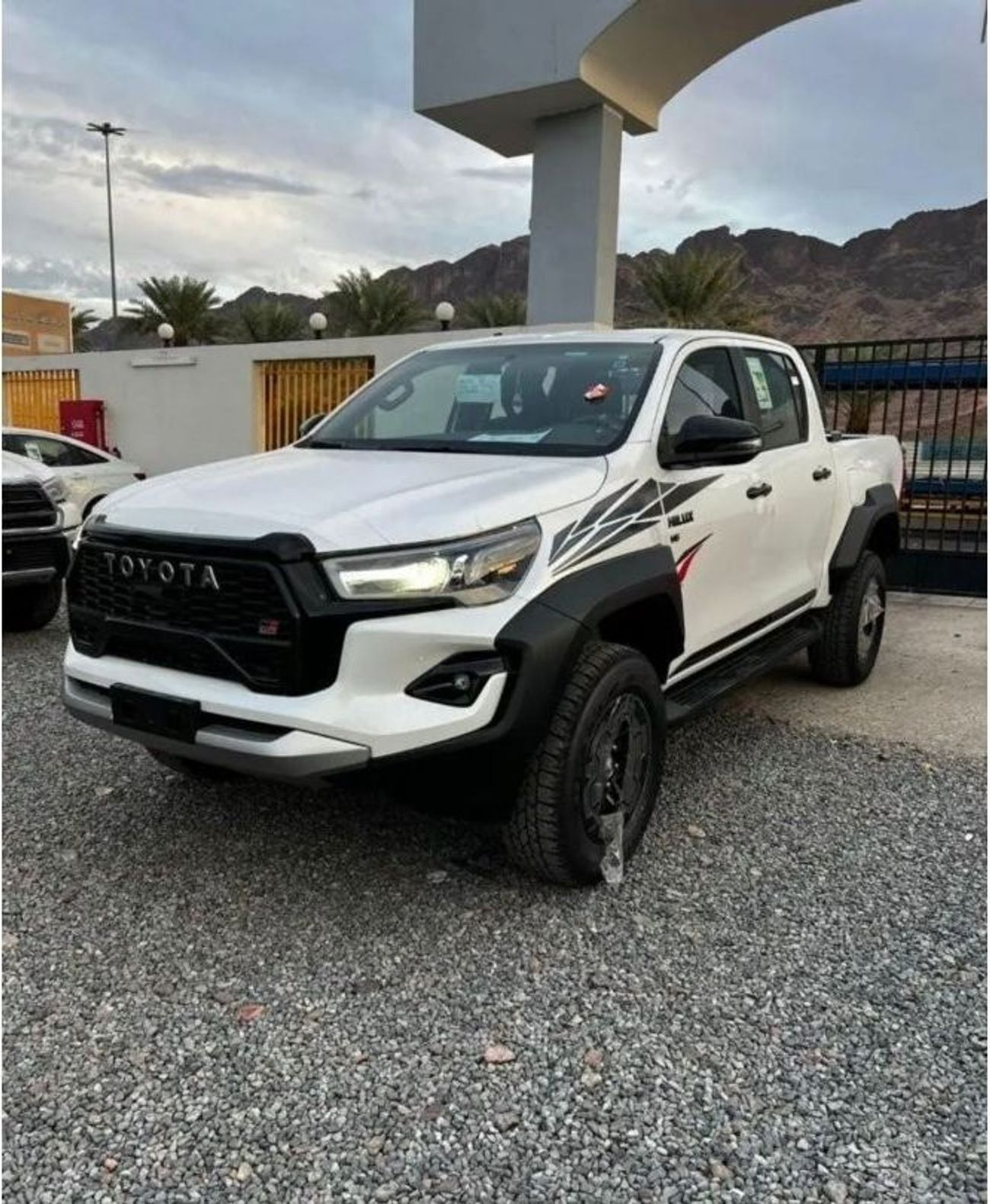 Toyota Hilux New 2024 Toyota Hilux GR Sport SGLX 4.0L V6 Petrol Automatic Full Option Zero KM