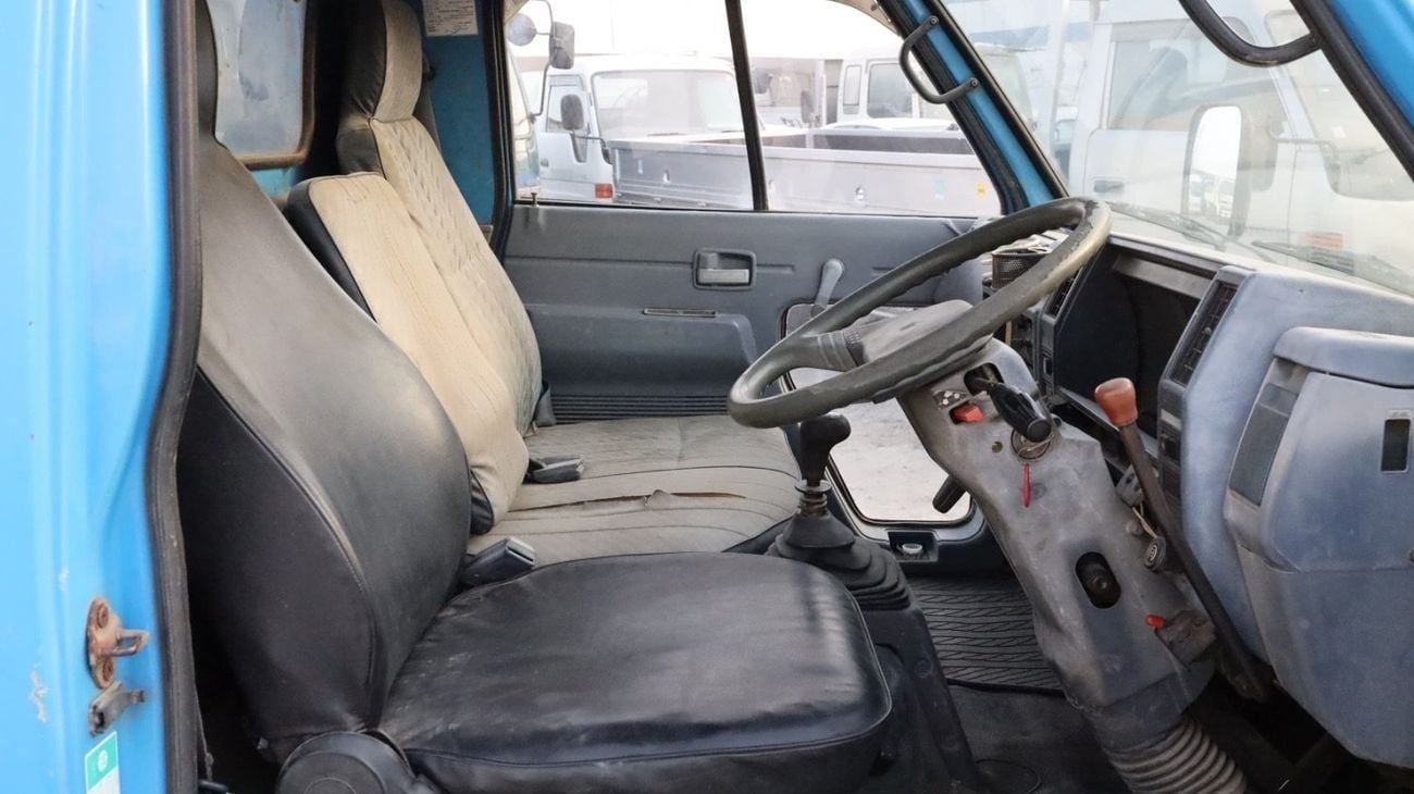Isuzu Elf 