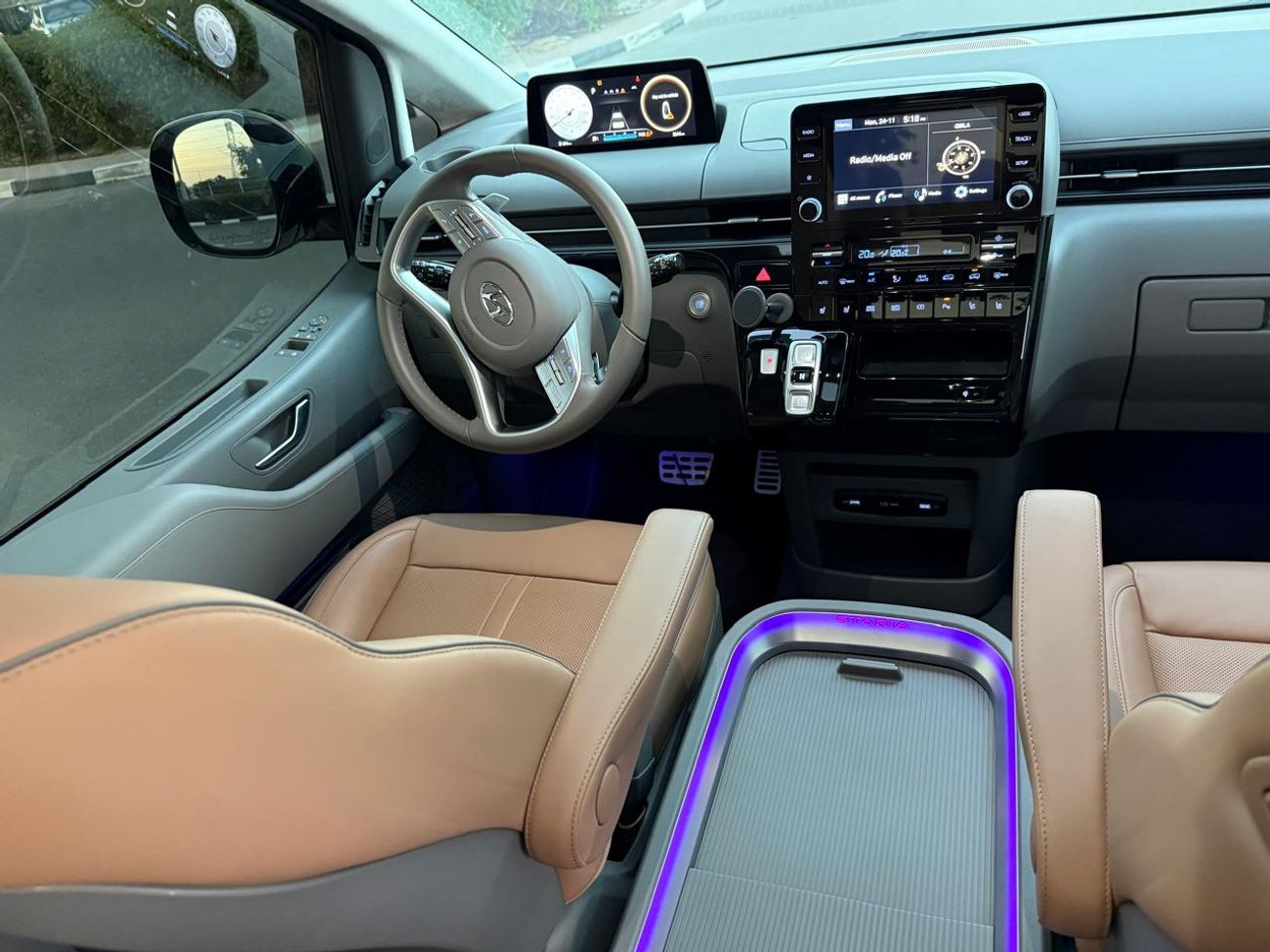 Hyundai Staria Comfort 3.5L (9 Seater)