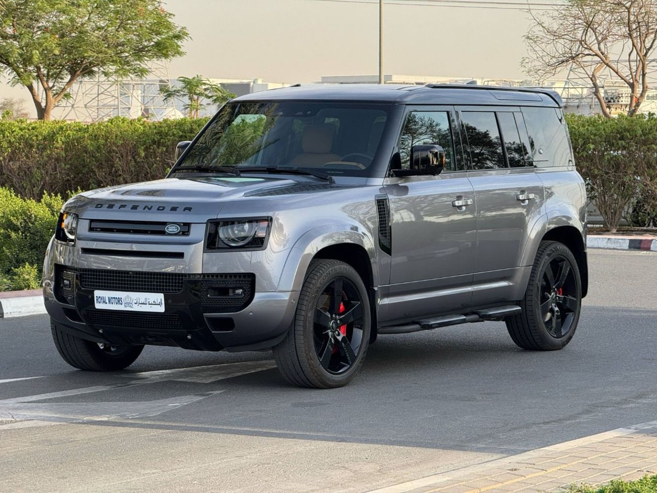 لاند روفر ديفندر 110 HSE P400 3.0L GERMAN SPEC NEAT AND CLEAN LESS KILOMETER