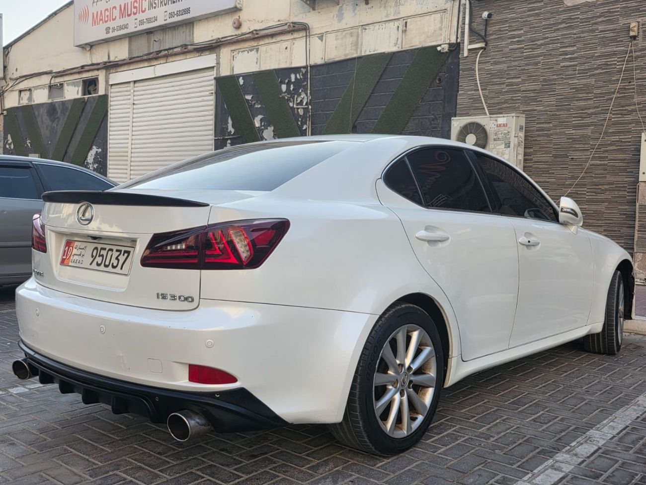 Lexus IS350