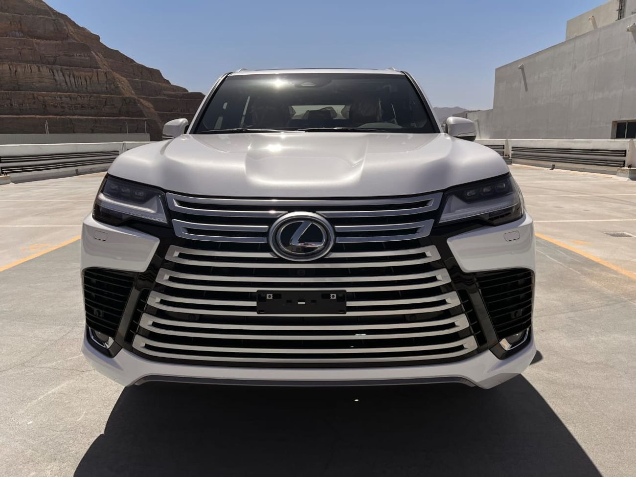 لكزس LX 600 2025 Lexus LX 600 Turbo plus 3.5L AT Petrol Turbo