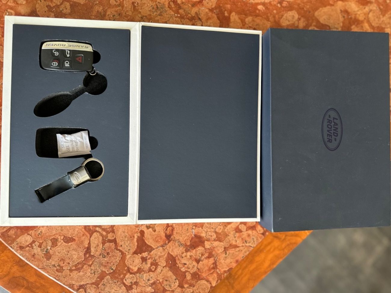 لاند روفر رينج روفر سبورت موديل 2016 خليجي فل مواصفات بانوراما ومثبت سرعه وتحكم كهربي كامل ونظام صوت ممتاز