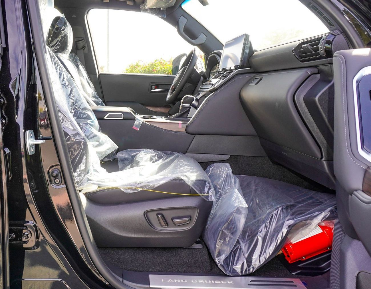 تويوتا لاند كروزر NEW TOYOTA LAND CRUISER 3.5L VX PETROL A/T – WITH RADAR (2025)