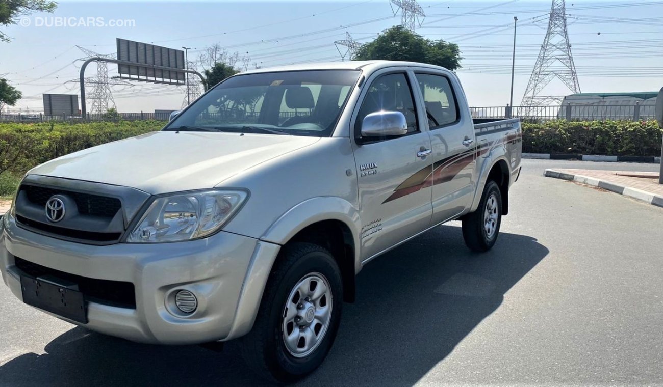 Toyota Hilux 4x4 petrol Automatic gear box , double cabin