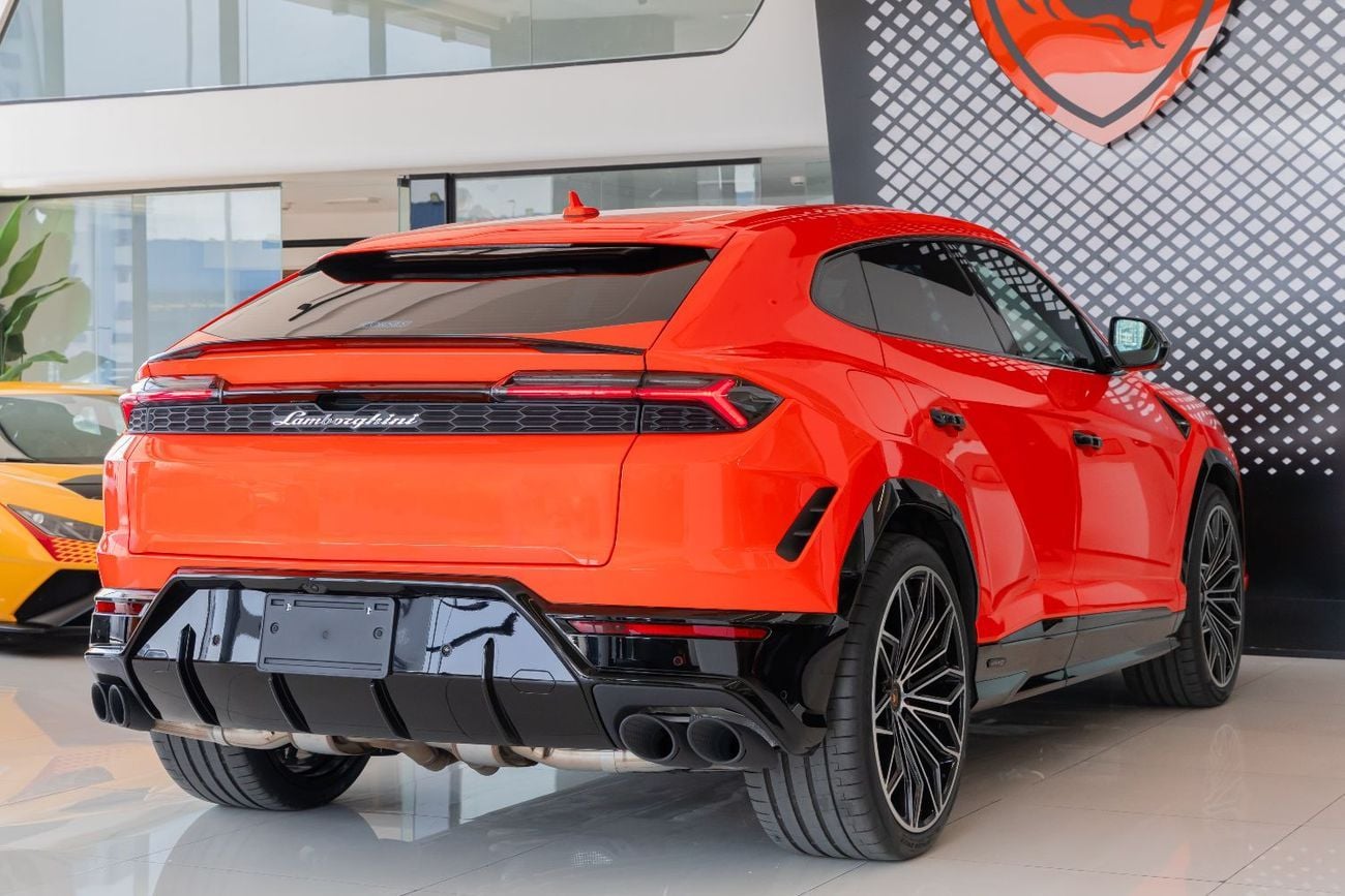 Lamborghini Urus SE Slightly Used | WARRANTY & SERVICE CONTRACT | FULL CARBON FIBER | 2025