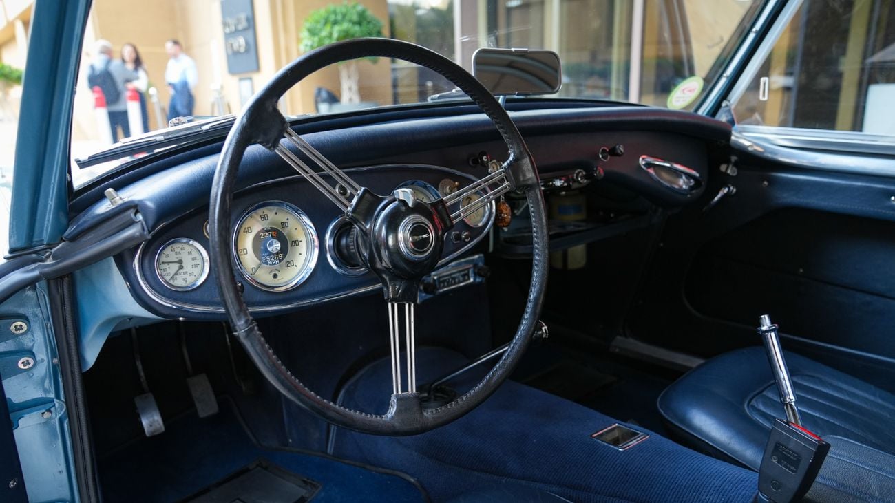 Austin Healey 3000 ice blue, wire wheels