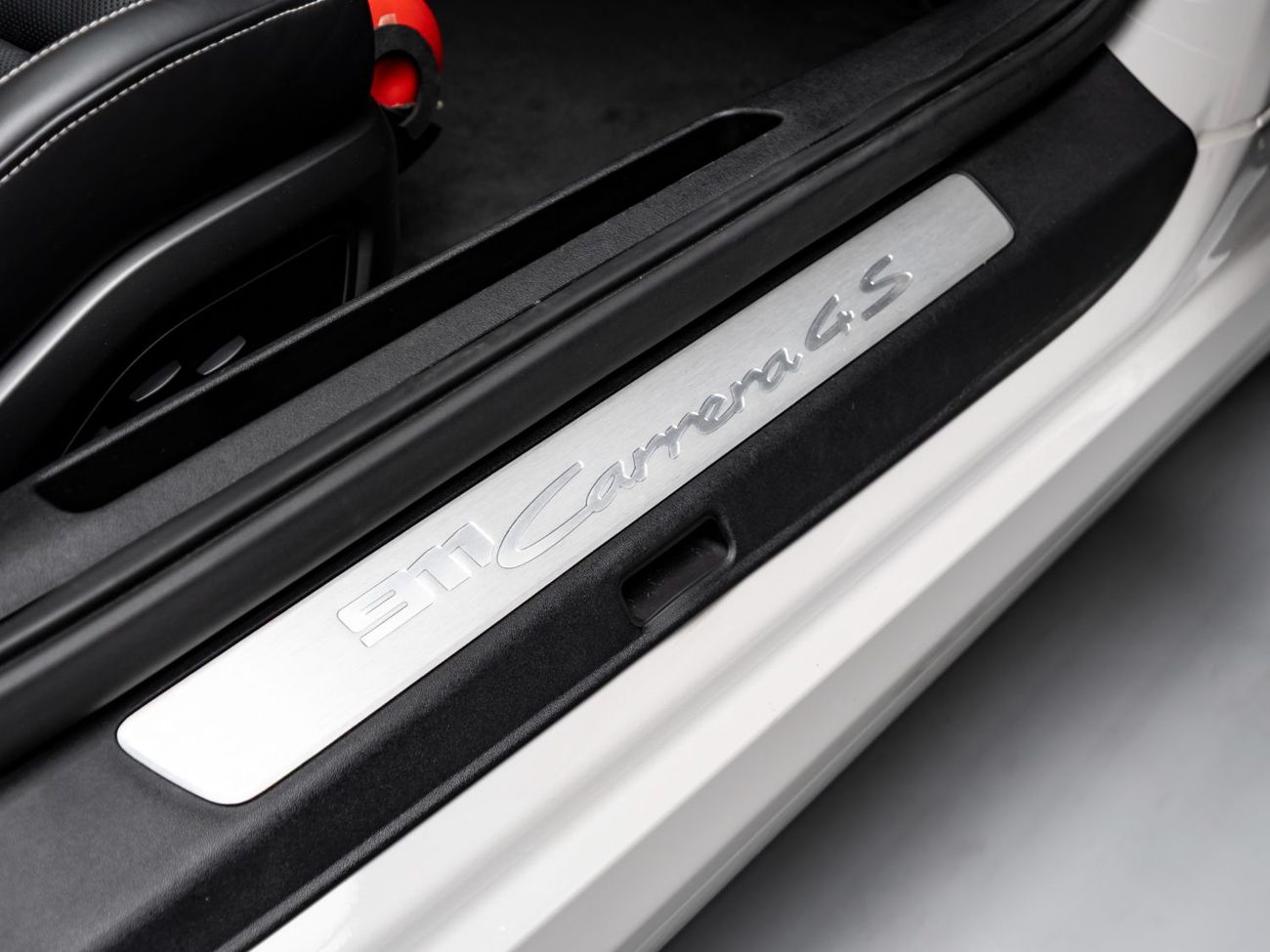 Porsche 911 Carrera 4S 3.0L (444 HP) Coupe 2020 Porsche 911 Carrera 4S, Porsche Warranty, Carbon Fibre Exterior,