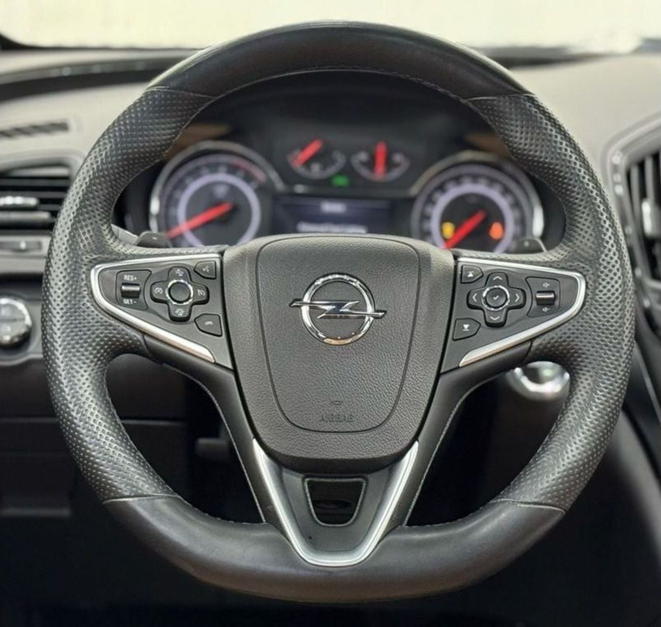 أوبل إنسيجنيا Std 1.6L 2017 Opel Insignia Turbo OPC Line, Full Options, Service History, Excellent Condition, GCC