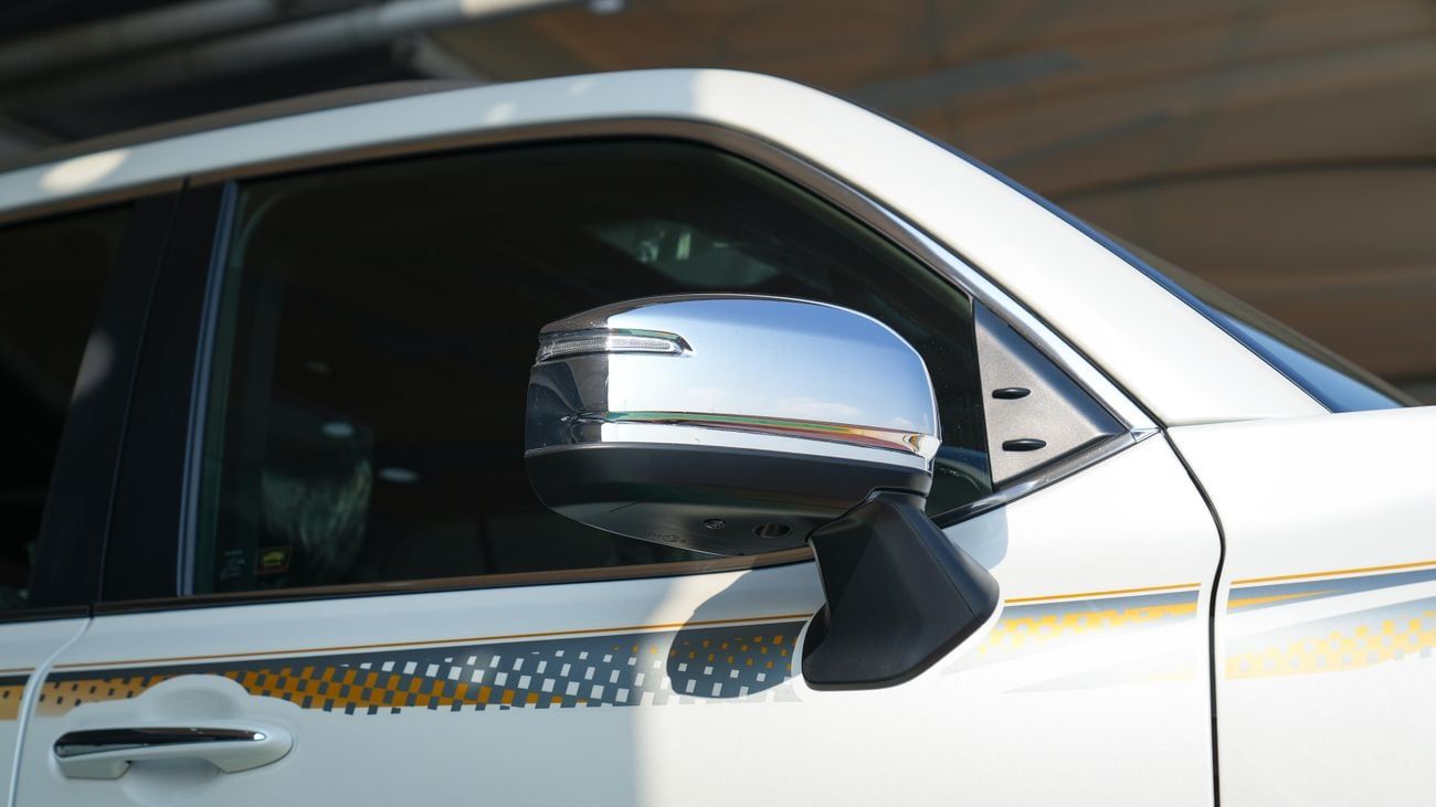 تويوتا لاند كروزر LX