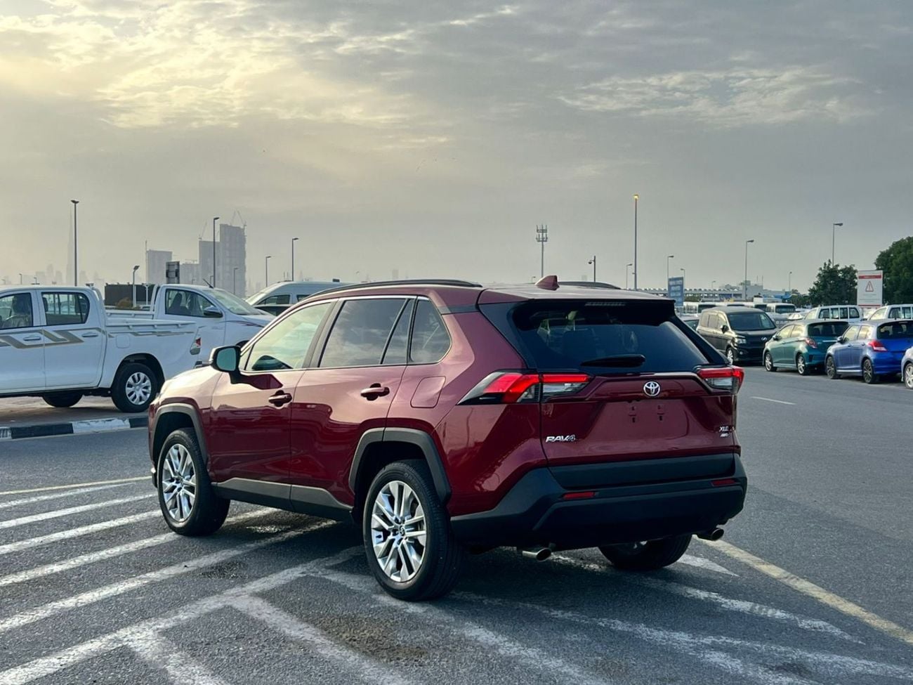 Toyota RAV4 2025 Toyota Rav4 XLE Full Option 2.5L V4 - Rear Camera  - Leather Seat - AWD 4x4 - Push Start - Low