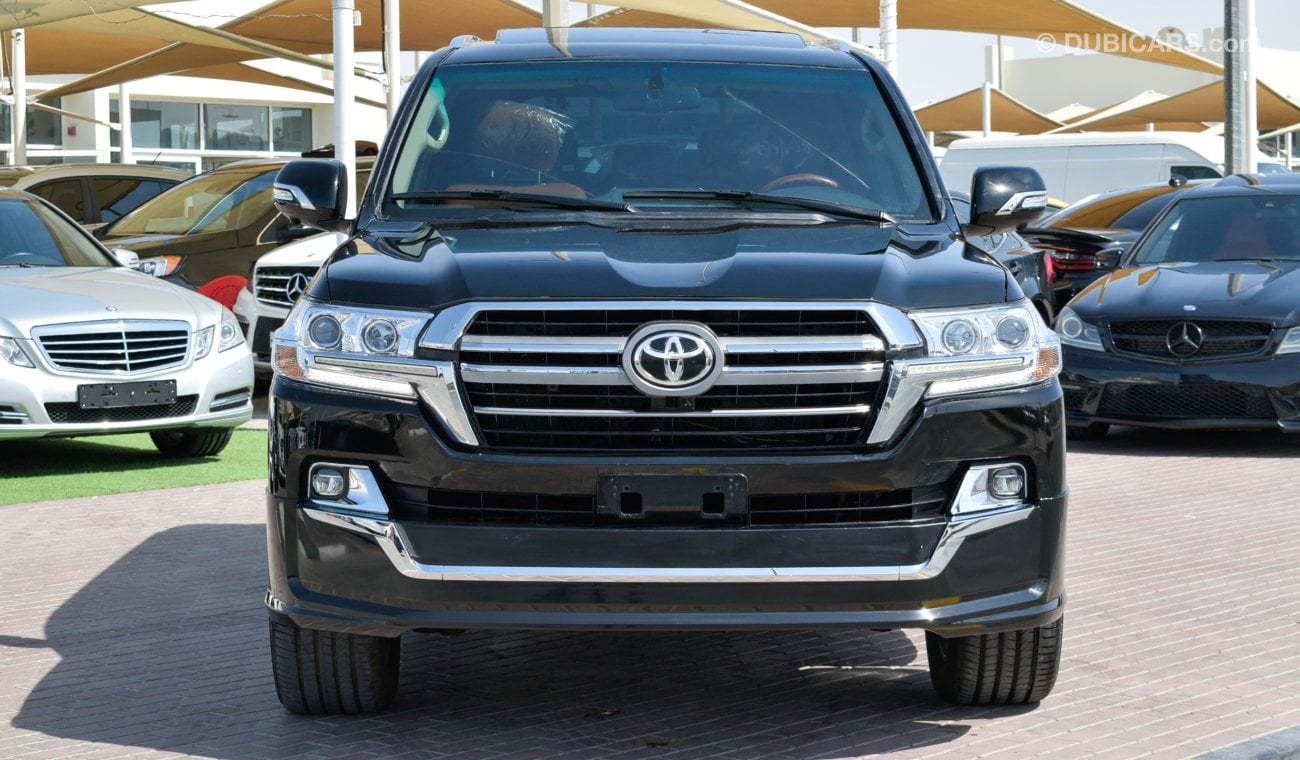 Toyota Land Cruiser GXR V8 Facelift 2019