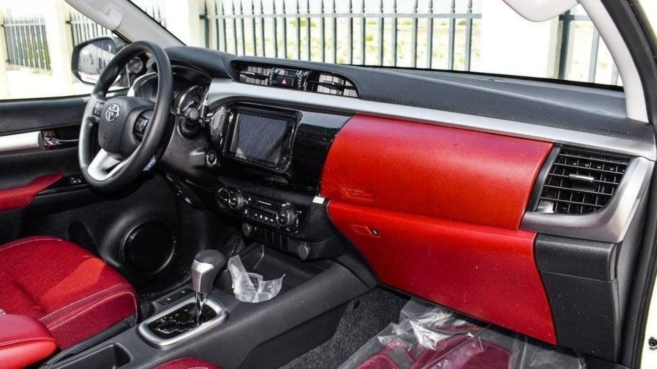 Toyota Hilux SGLX TOYOTA HILUX DC 2.7L 4X4 PETROL W/REAR CAMERA A/T MY24 2.7L Petrol 2024
