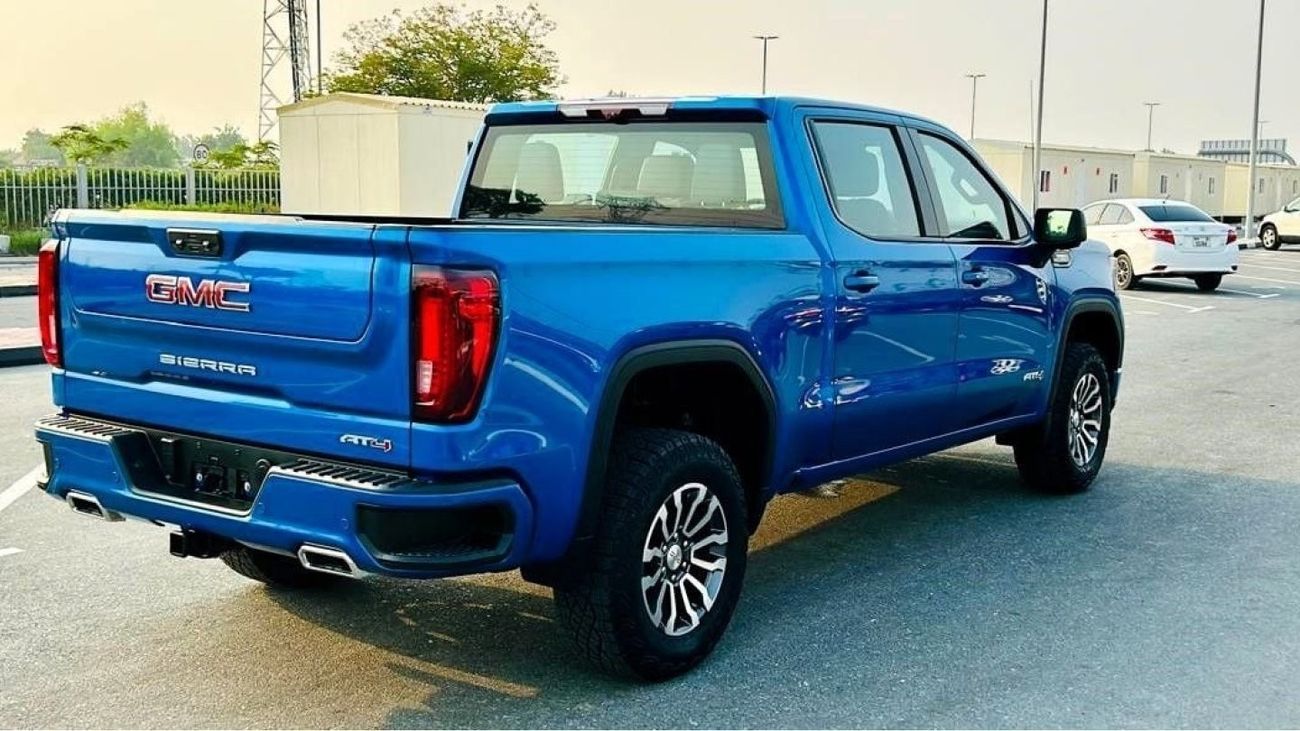 GMC Sierra AT4 6.2L V8 GCC AGENCY WARRANTY TILL DEC 2026