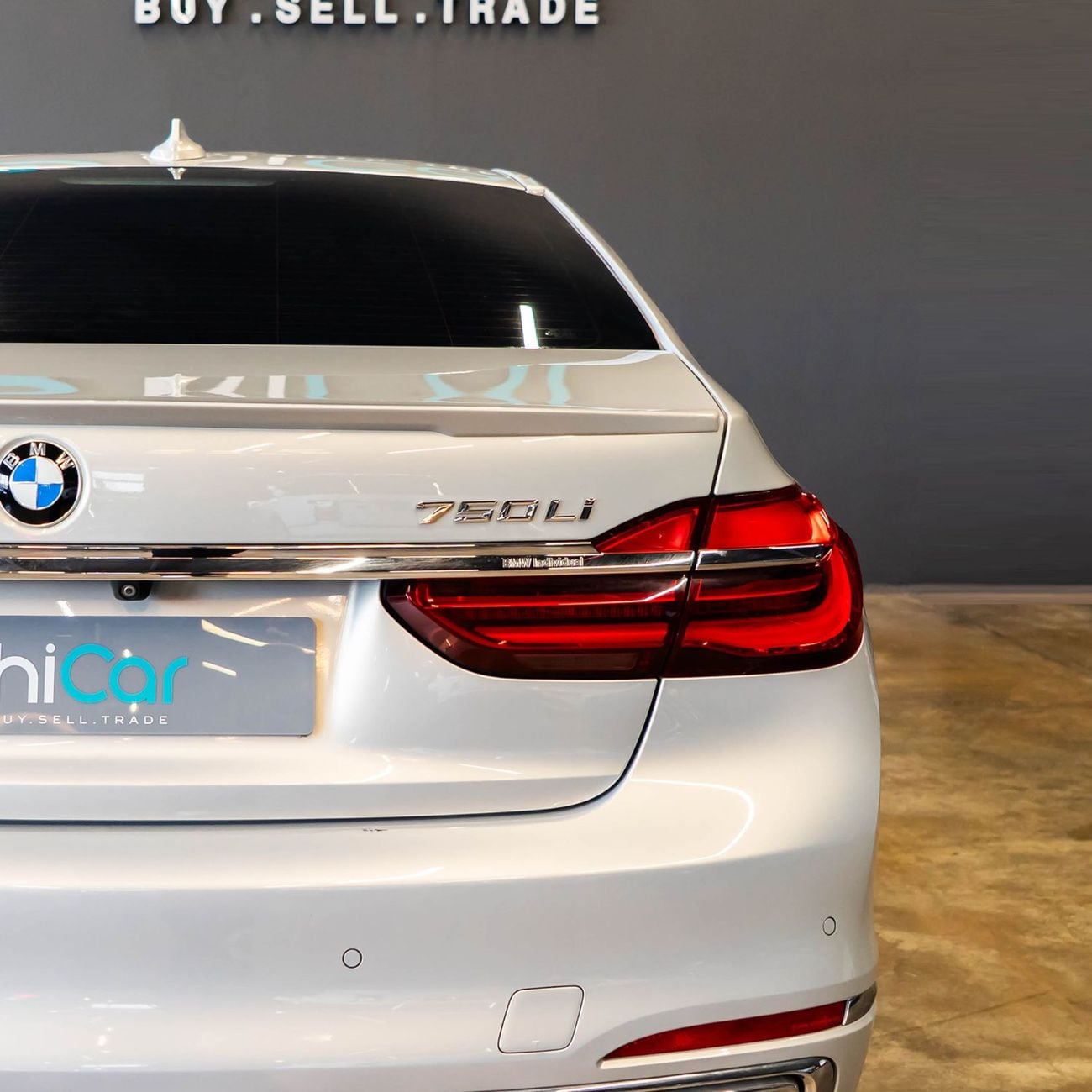 BMW 750Li AED 2,332 P.M • 0% Downpayment • BMW 750Li Individual Package  • 1 Year Warranty