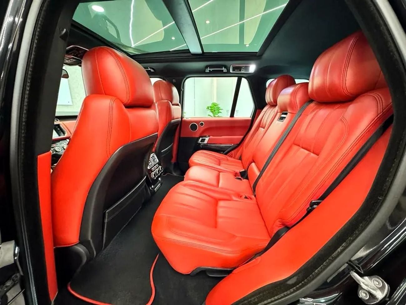 Land Rover Range Rover AUTOBIOGRAPHY SUPERCHARGED VOGUE V8 || GCC II FULLY LOADED || GIVEN WARRANTY || RED INTERIOR