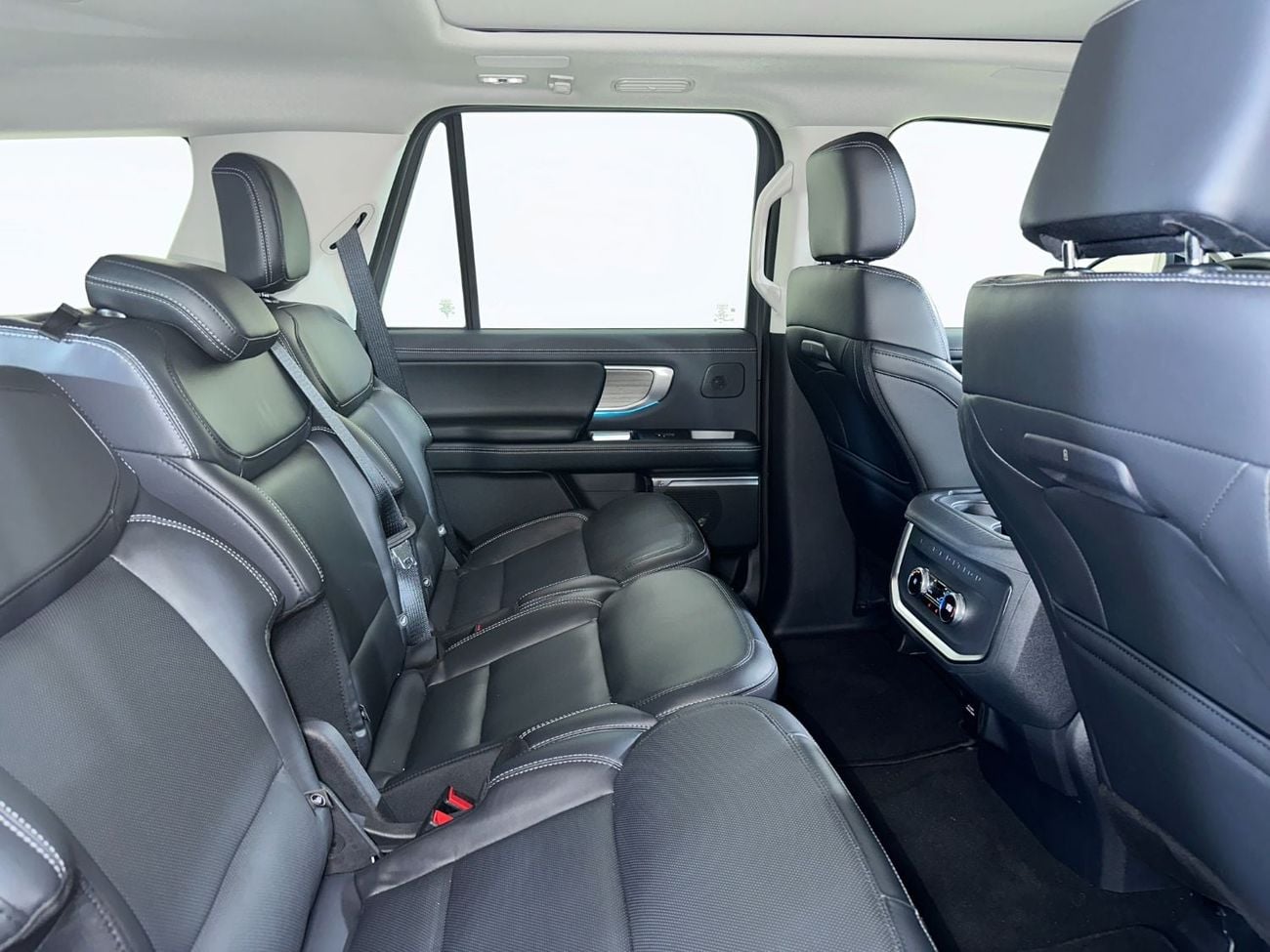 Ford Expedition PLATINUM PN225 /AL TAYER MOTORS / AL QOUZ SHOWROOM