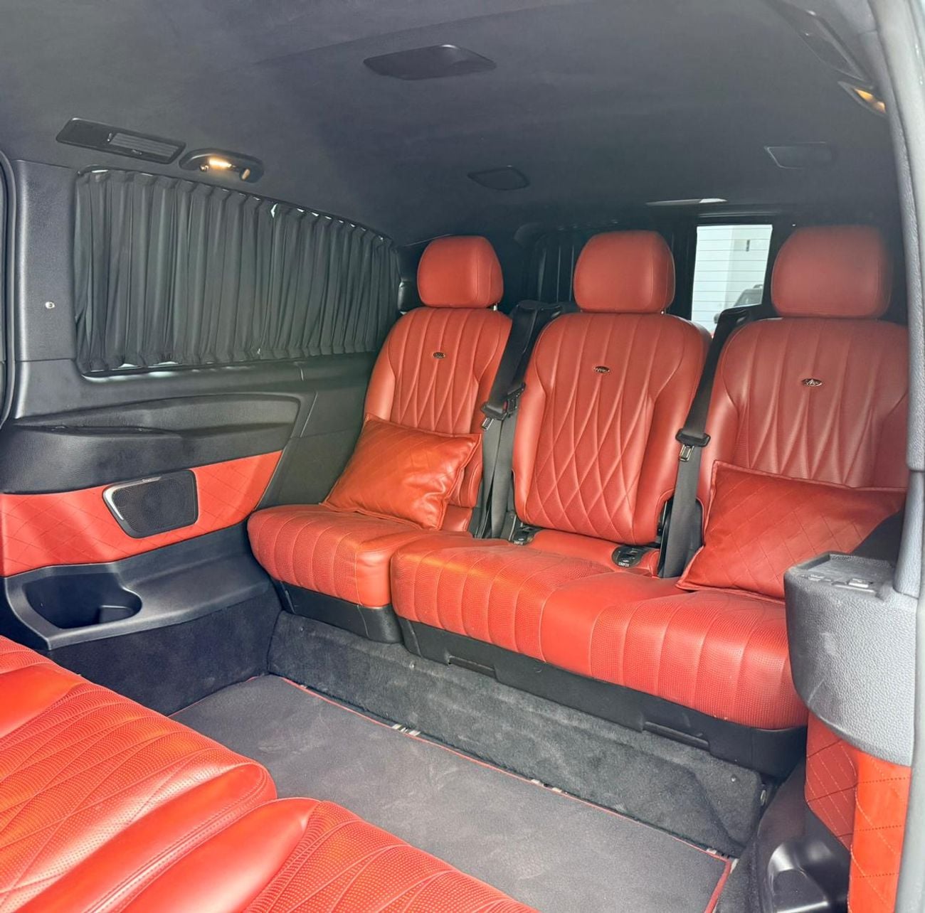 Mercedes Benz V 250 FALCON EDITION EXTRA LONG 2023 Mercedes Benz V250 Falcon Edition, 2027 MB Service Pack, Full Mercede