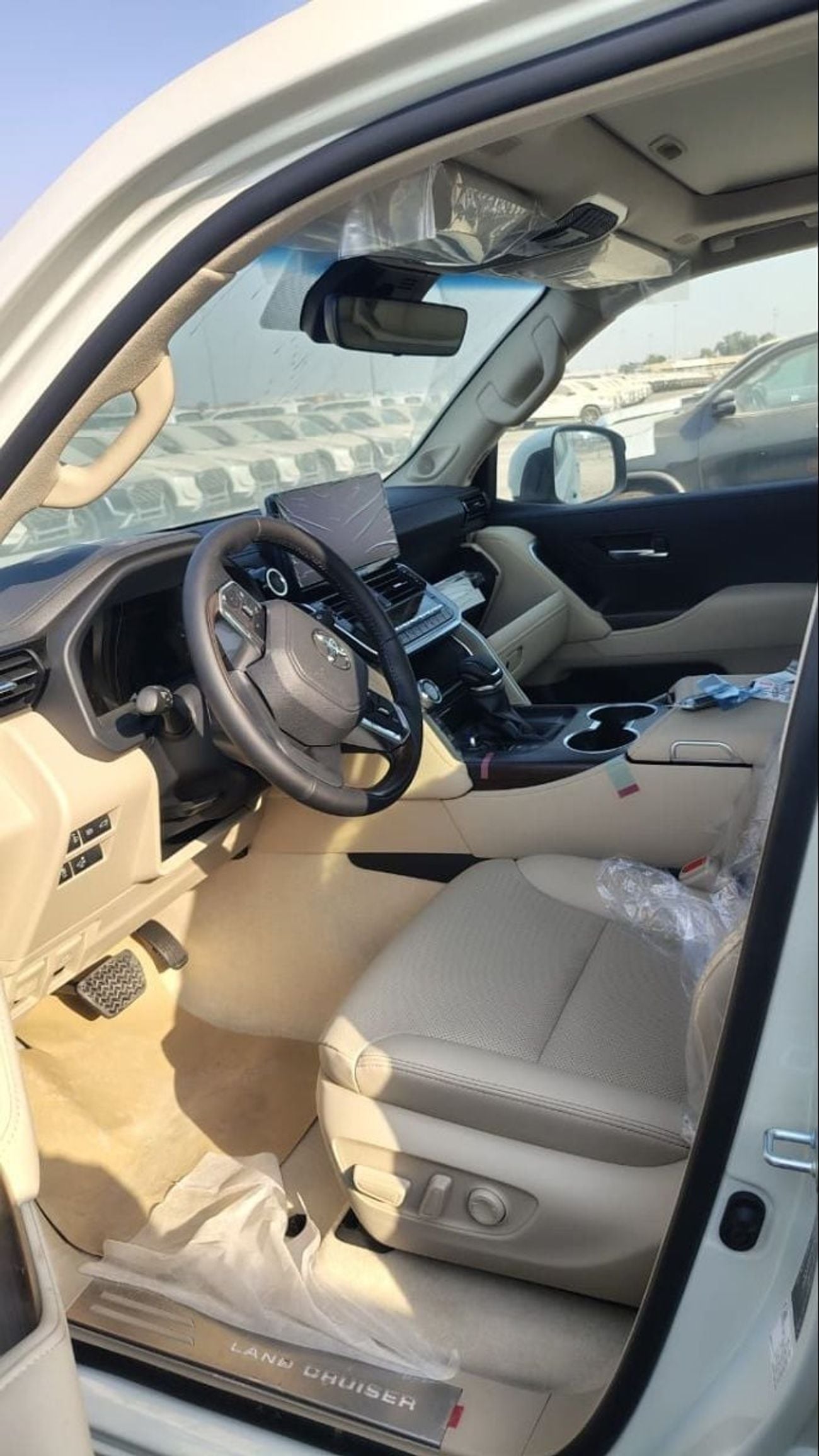 Toyota Land Cruiser GXR Toyota Land Cruiser GXR 3.5 Petrol AT With RADAR and JBL Full Option 2026  GCC SPECS