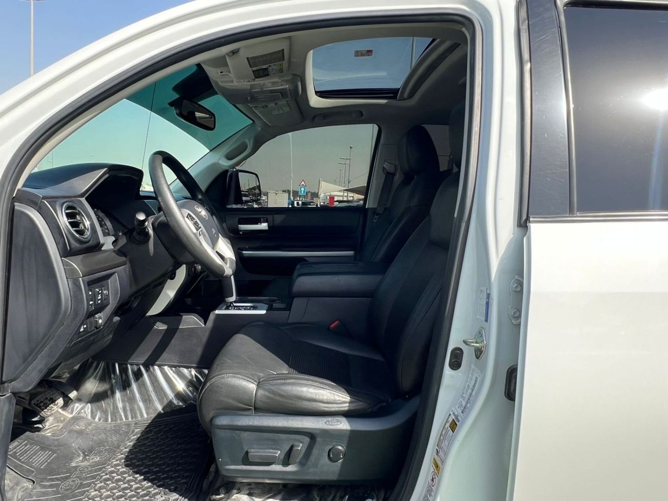 Toyota Tundra TOYOTA TUNDRA 2017 Crewmax SR5 5.7L/V8