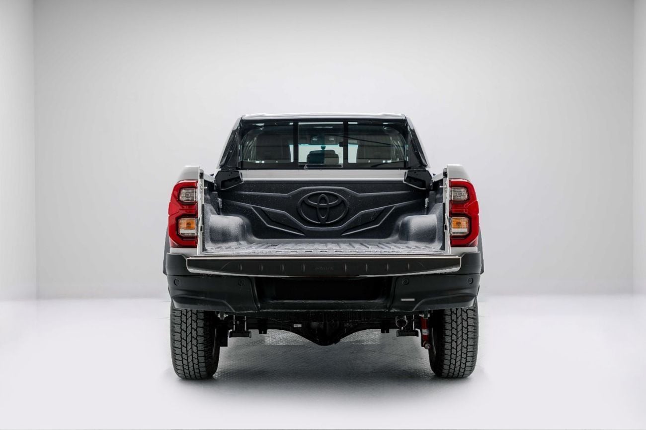 Toyota Hilux 4.0L - White Pearl + Black Me inside GR-S Red | Export Only