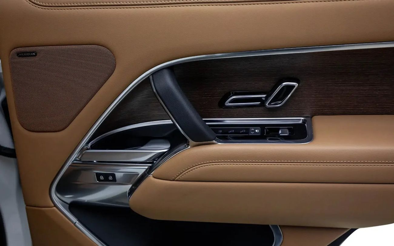 Land Rover Range Rover HSE P530 4.4L HSE P530 - GCC Spec - With Warranty and Service Contract