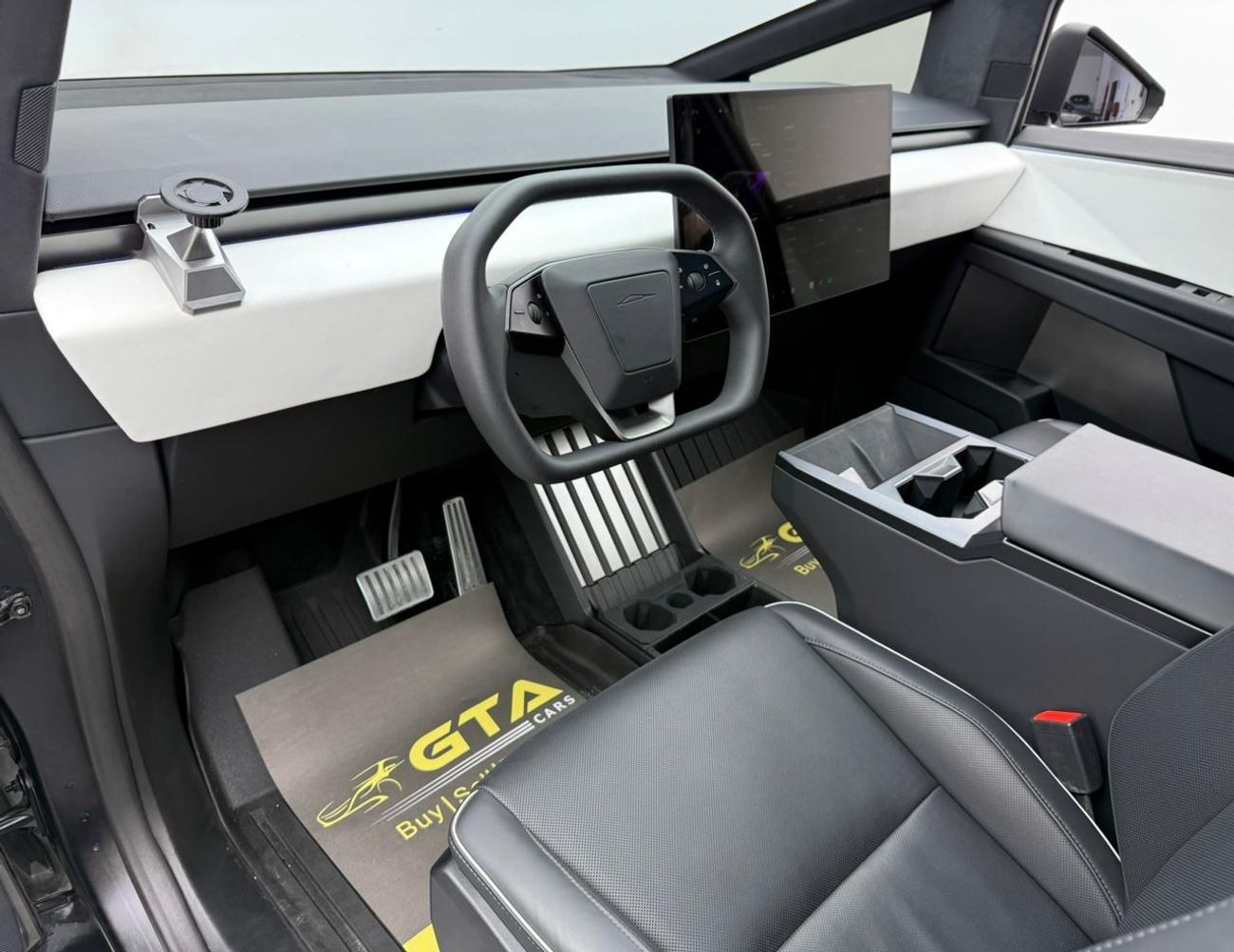 Tesla Cybertruck 2024 Tesla Cybertruck Foundation, Armor Glass, Very Low Km, Excellent Condition, American