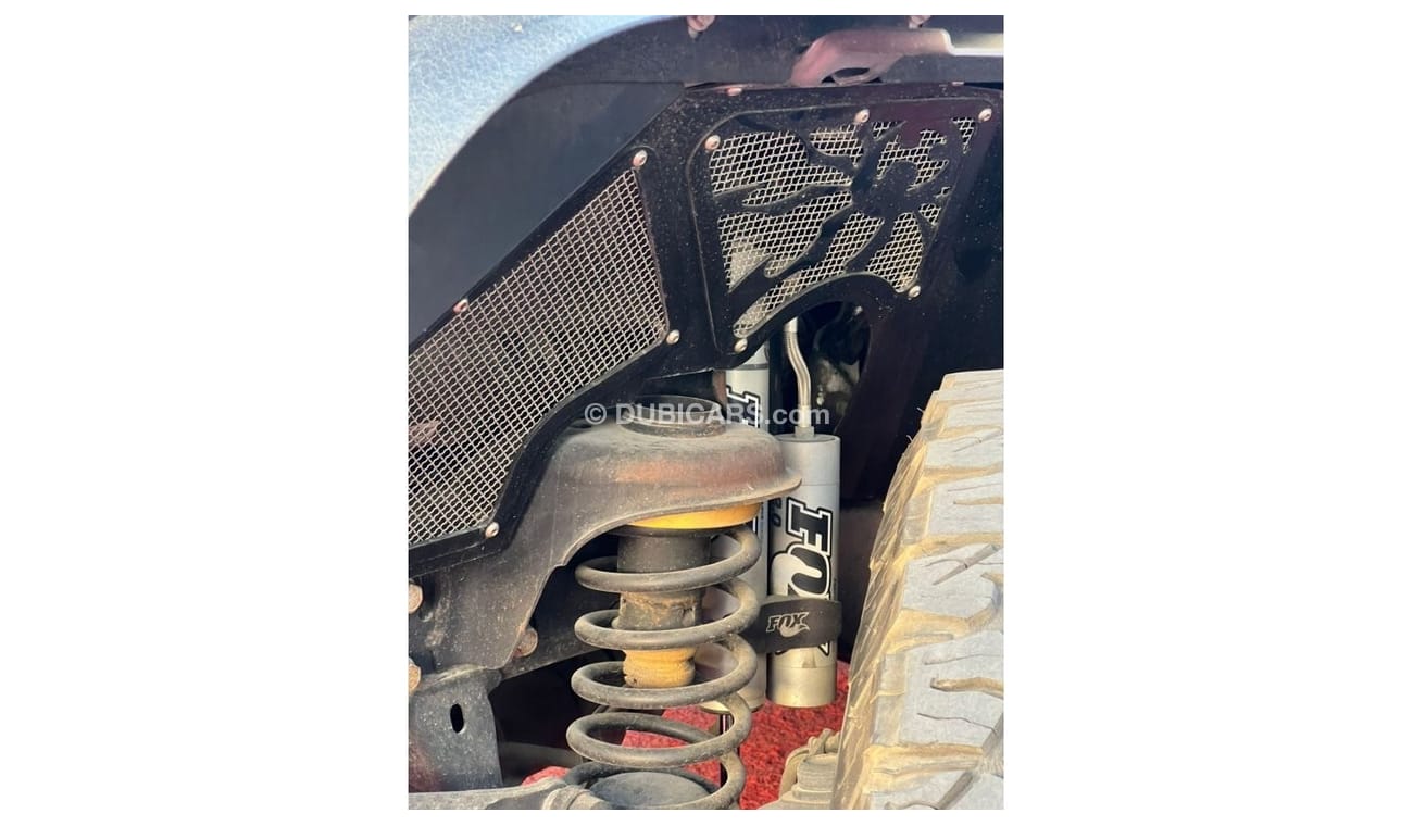 جيب رانجلر جيب رانجلر سبورت موديل : 2013 الممشي : 135,000 كم السعر : 49.000 درهم  قير عادي V6/3.6L  مواصفات خلي