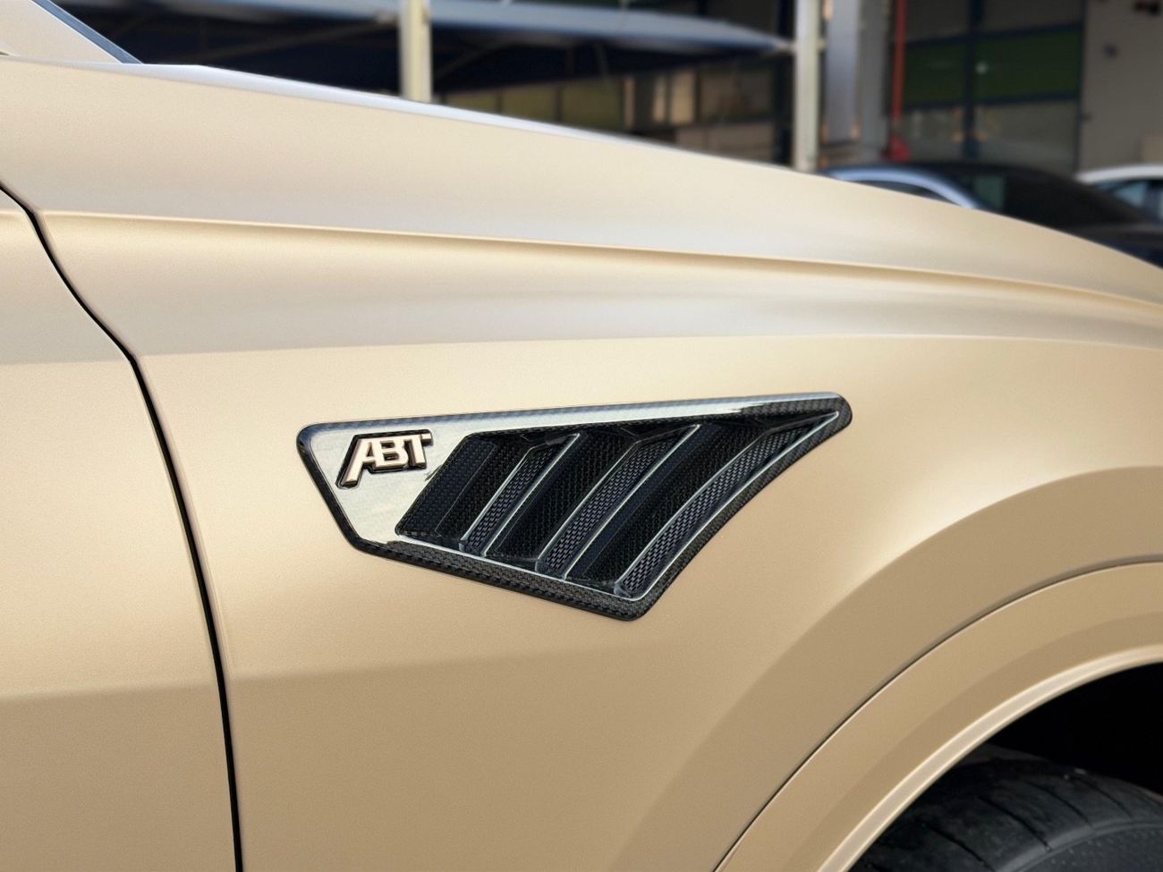 أودي SQ8 4.0 TFSI quattro (507 HP)