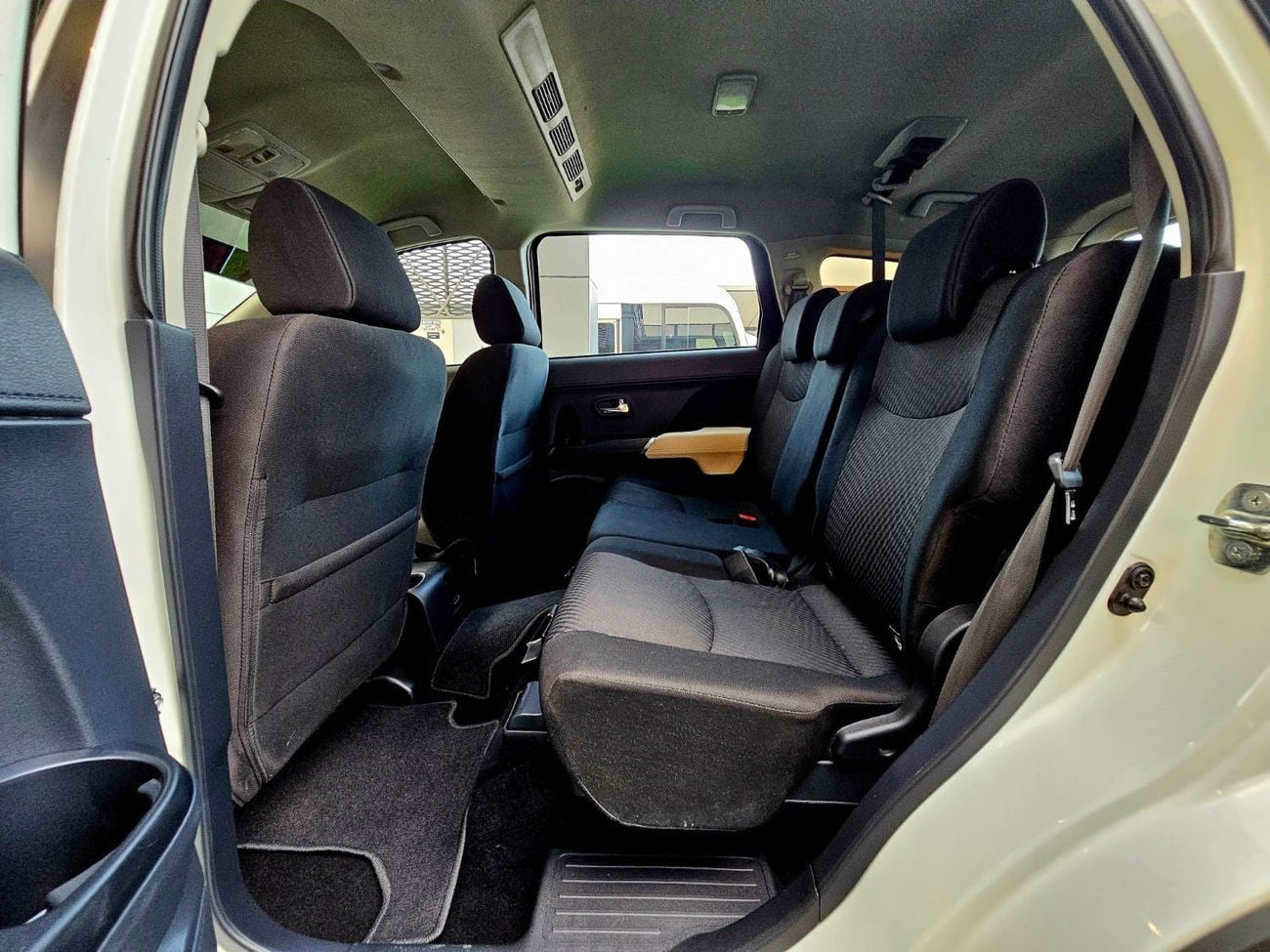 تويوتا راش EX/ PASSENGER 7 SEATS/ LOW MILEAGE