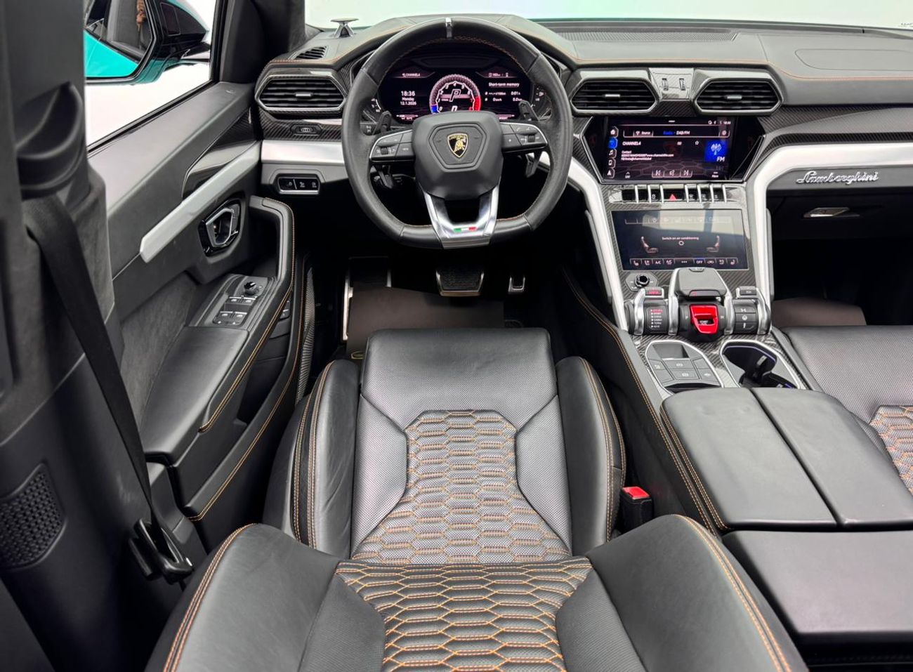 لامبورغيني اوروس STD 4.0T V8 2020 Lamborghini Urus, 1 Year Warranty, Full Service History, Excellent Condition