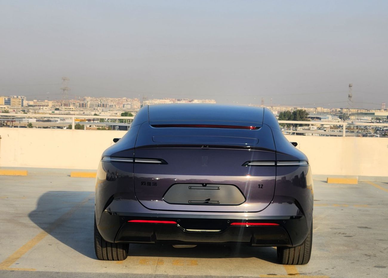 أفاتر 12 Plug in Hybrid- 1300 km total range. 5 seats rear wheel drive