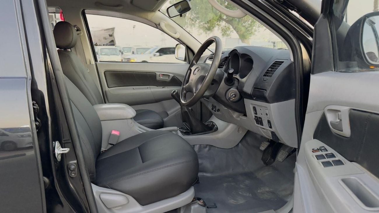 Toyota Hilux DOUBLE CABIN | PREMIUM BULL BAR INSTALLED | 3.0L DIESEL | RHD | 2007 | 4 X 4