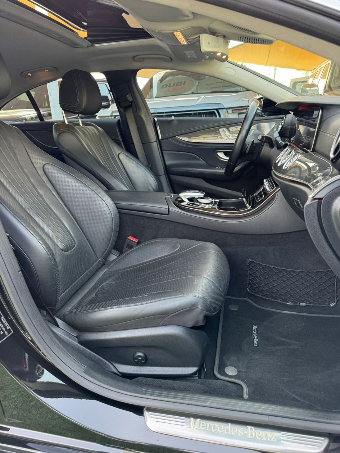 مرسيدس بنز CLS 400 مرسيدس بنز CLS400 وارد كلين تايتل 2019 ديزل  فل ابشن صبغ وكاله بحاله ممتازه