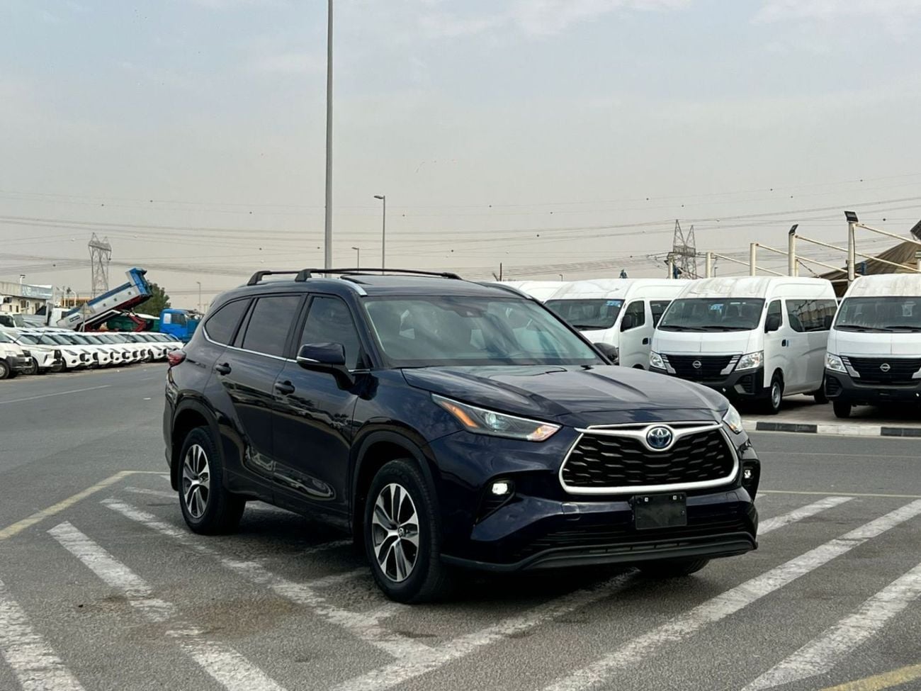 Toyota Highlander LTD HEV 2023 Toyota Highlander Hybrid Full Option - 2.5L V4 - Sunroof - Rear Camera & Radar Leather Sea